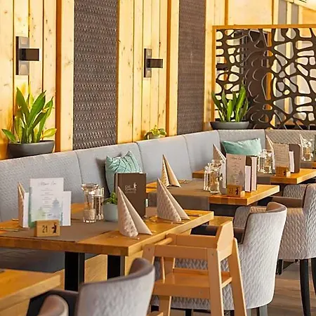 Gams Restaurant מלון 3*